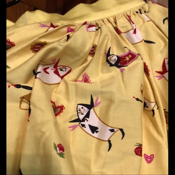 Pinup Couture Steph Buscema Alice in Wonderland - Picture 5 of 7